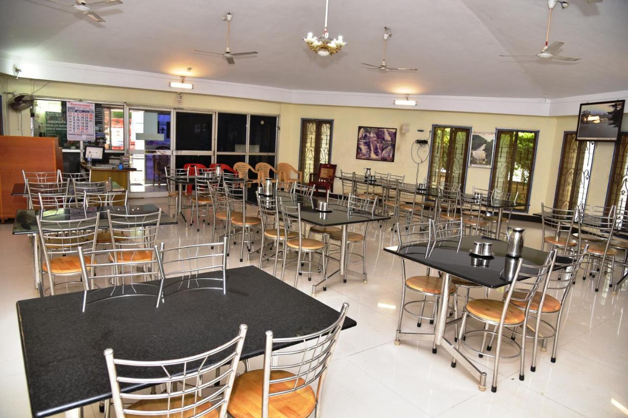 Hotel Tamilnadu, Courtallam I Kuttālam Kültér fotó