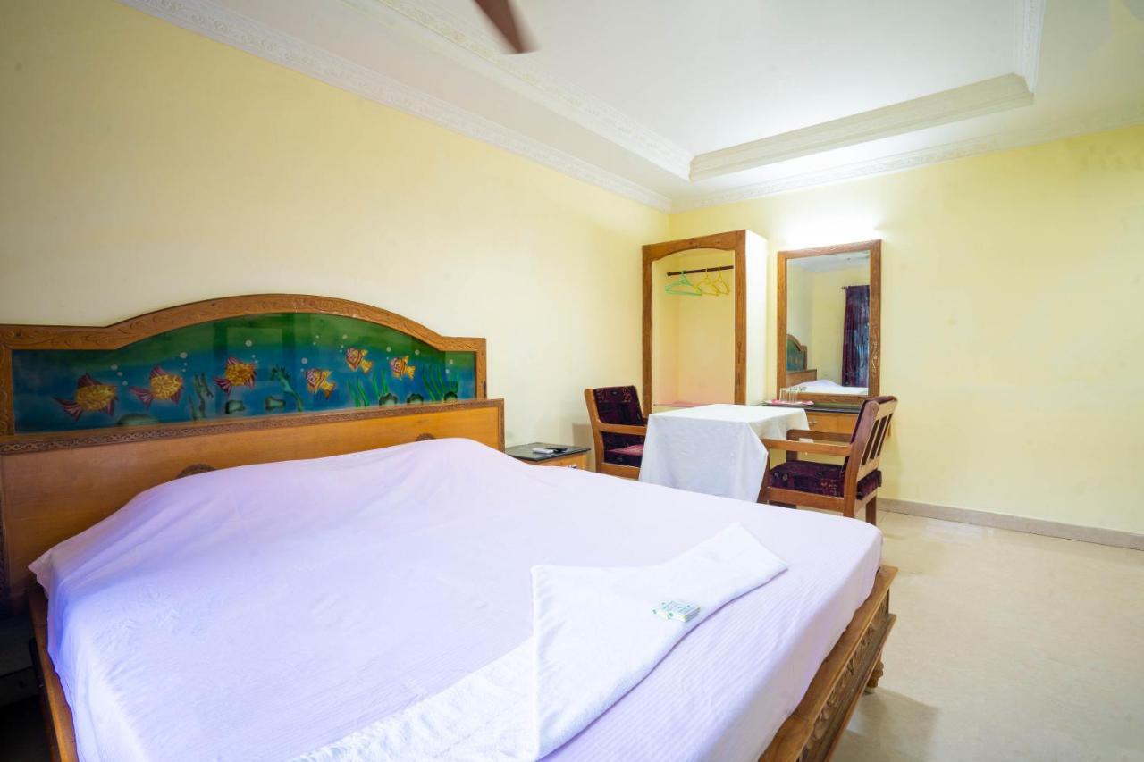 Hotel Tamilnadu, Courtallam I Kuttālam Kültér fotó