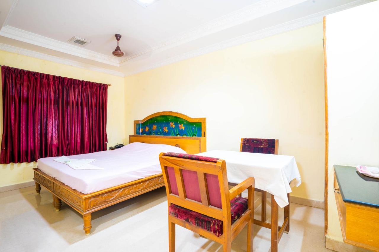 Hotel Tamilnadu, Courtallam I Kuttālam Kültér fotó